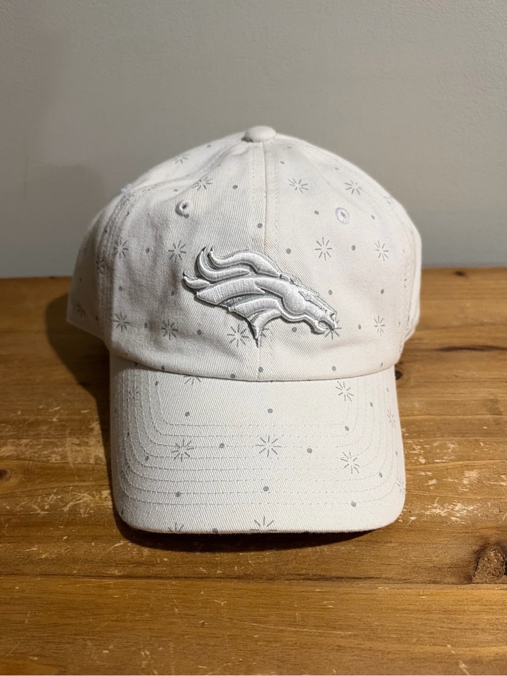 Denver Broncos White Women’s Baseball Cap / Hat NFL with Embroidery NWT